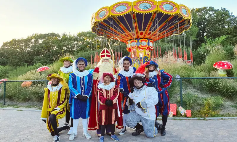 Sinterklaas met zijn pieten