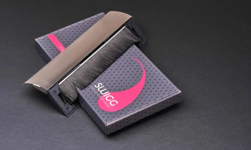 SWIGG DOOR BRIEVENBUS