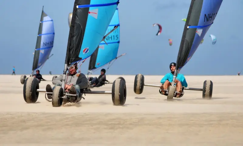 Op het strand scheuren