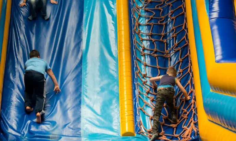 Luchtkussen met bezoekers