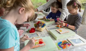 Schapendag: Schilderijtje vilten met schapenwol