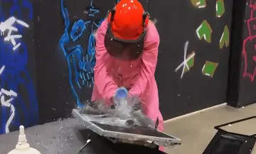 THE RAGE Smash Room