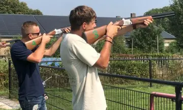 Laser kleiduif schieten