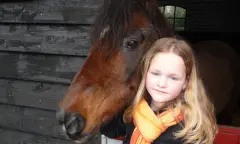 Meisje met paard