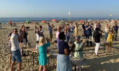 Groep staant shaken