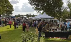 Mensen op de markt