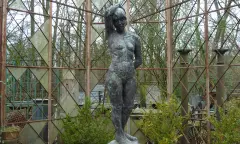 Bronzen prieelbeeld