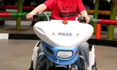 Kinder op politiemotor