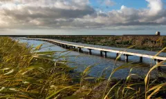 De uithoeken van Marker Wadden, met Noordstrand en vlonderpaden