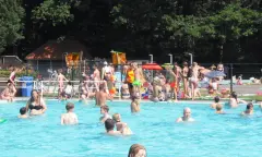 Zwembad in de zomer