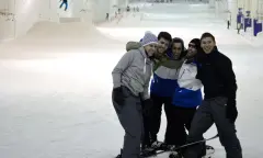 Groep vrienden in SnowWorld