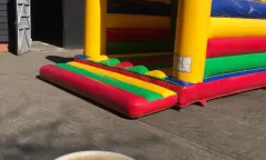 Heerlijk springen op het springkussen