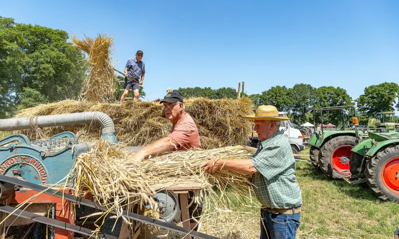 demo graan dorsen bij Farm & Country Fair
