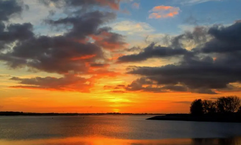 Avondroodwandeling in de Dintelse Gorzen
