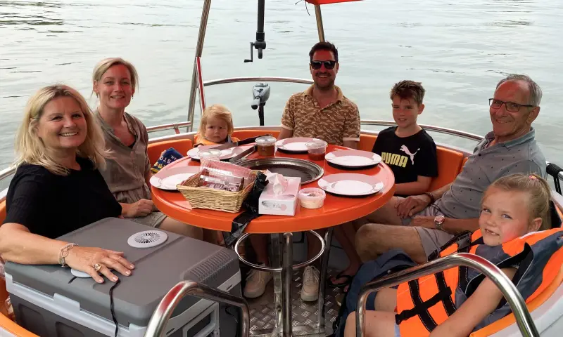 etentje op het water