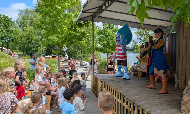 Theatershows met Dippie in DippieDoe