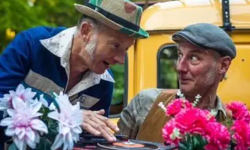 Plaatjes vullen Gaatjes - Danscafé van Piet en Erik